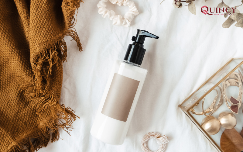 Thoa serum bao lâu thì thoa kem trị mụn?