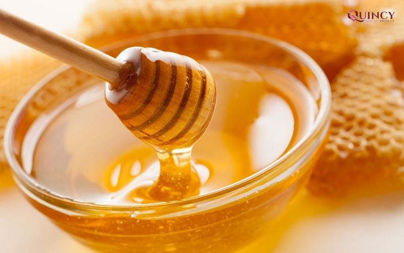 10 cách làm đẹp da mặt tại nhà đơn giản không thể bỏ qua 15 Dưỡng da với mật ong