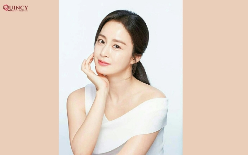 Khám phá 4 bí kíp dưỡng da của mỹ nhân không tuổi Kim Tae Hee 8 bí kíp dưỡng da của mỹ nhân không tuổi Kim Tae Hee