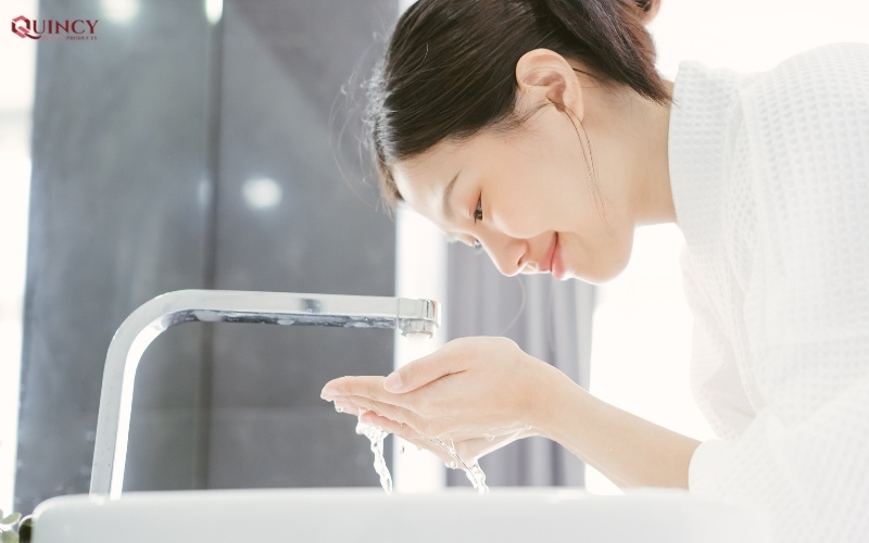 Trước khi bôi kem chống nắng cần bôi gì? 5 bước chăm sóc da đúng cách 8 Trước khi bôi kem chống nắng cần bôi gì