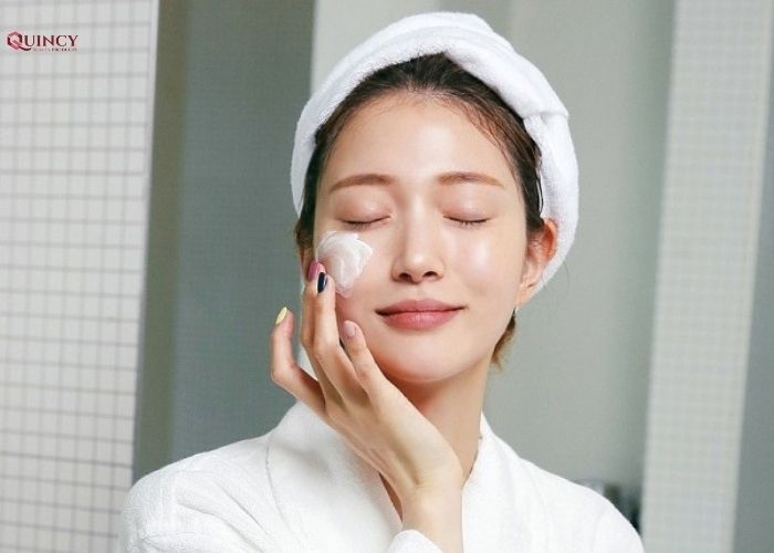 Nên sử dụng serum hay kem dưỡng để chăm sóc da tốt hơn? 9 nên sử dụng serum hay kem dưỡng