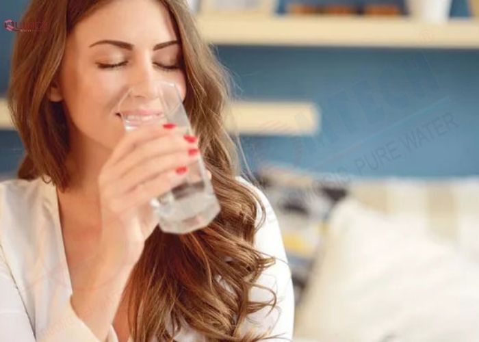 Uống nước nóng hằng ngày có lợi ích gì? 16 uống nước nóng